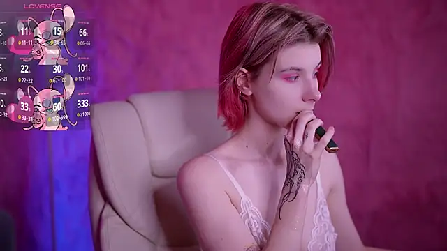 HaylaAmber online show from February 8, 2025, 8:10 pm