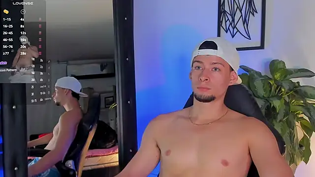 Snapshot of JadeSmiith_ chatting on November 12, 2025, 9:40 pm JadeSmiith online show from November 12, 2025, 9:40 pm