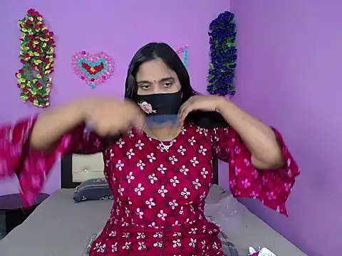 Snapshot of Hot_Maleka chatting on October 25, 2025, 3:34 pm Hot Maleka online show from October 25, 2025, 3:34 pm