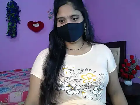 Snapshot of Hot_Maleka chatting on April 19, 2026, 6:10 pm Hot Maleka online show from April 19, 2026, 6:10 pm
