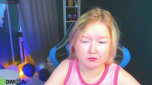 Snapshot of Sara_Robinson chatting on October 9, 2025, 8:15 am Sara Robinson online show from October 9, 2025, 8:15 am