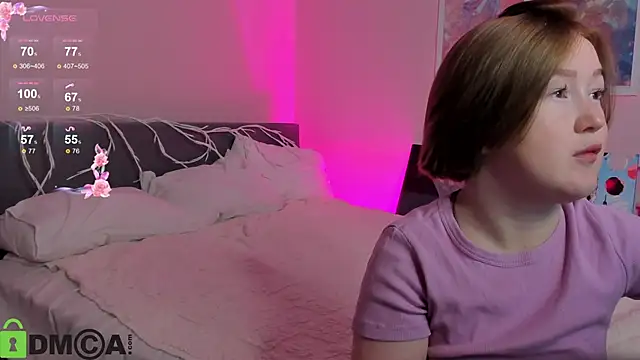 Snapshot of Sara_Robinson chatting on October 19, 2025, 2:36 am Sara Robinson online show from October 19, 2025, 2:36 am