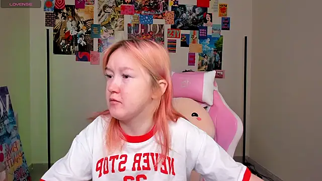 Snapshot of Sara_Robinson chatting on March 6, 2025, 3:02 am Sara Robinson online show from March 6, 2025, 3:02 am