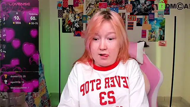 Snapshot of Sara_Robinson chatting on March 6, 2025, 6:08 am Sara Robinson online show from March 6, 2025, 6:08 am