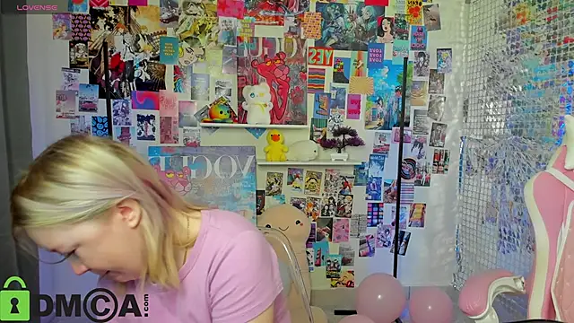 Snapshot of Sara_Robinson chatting on October 6, 2025, 7:09 am Sara Robinson online show from October 6, 2025, 7:09 am