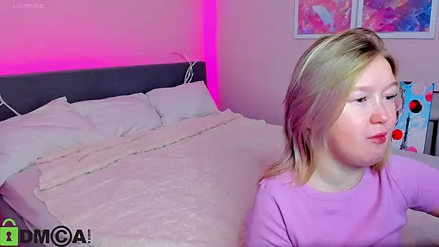 Snapshot of Sara_Robinson chatting on October 14, 2025, 2:34 am Sara Robinson online show from October 14, 2025, 2:34 am