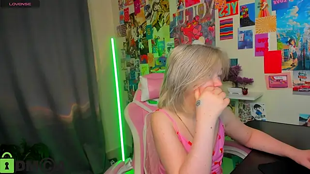 Sara Robinson online show from April 22, 2026, 2:29 am