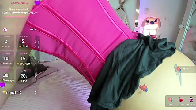 yourlilo24 online show from November 19, 2025, 4:23 am