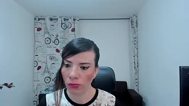 DanaaRey online show from October 27, 2025, 3:35 pm