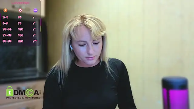 Snapshot of Smoorodinkaa chatting on July 7, 2026, 7:39 pm Smoorodinkaa online show from July 7, 2026, 7:39 pm
