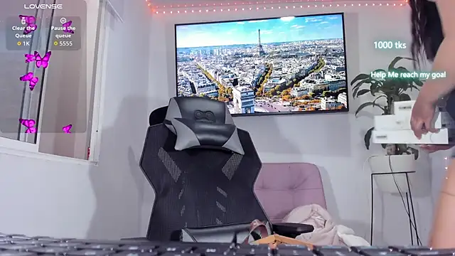 emily palmeer online show from December 21, 2025, 11:34 am