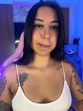 Snapshot of Tamara_Roberts1 chatting on November 10, 2025, 2:27 am Tamara Roberts1 online show from November 10, 2025, 2:27 am