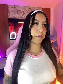 Snapshot of Tamara_Roberts1 chatting on September 11, 2025, 1:05 am Tamara Roberts1 online show from September 11, 2025, 1:05 am