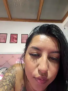 Snapshot of Tamara_Roberts1 chatting on February 9, 2025, 5:29 am Tamara Roberts1 online show from February 9, 2025, 5:29 am