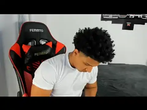 Snapshot of May_Dylan1 chatting on November 27, 2025, 3:18 am May Dylan1 online show from November 27, 2025, 3:18 am