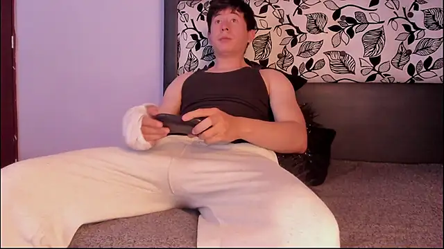 setsuna10 online show from October 22, 2025, 12:43 am