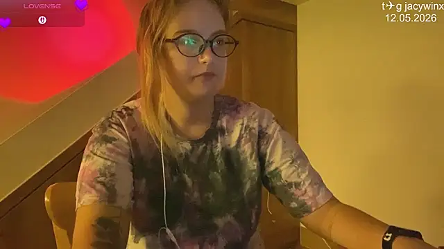 JacyWinslat online show from May 12, 2026, 5:52 pm