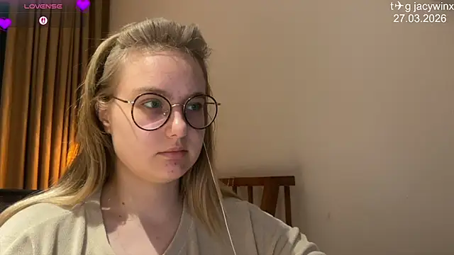 JacyWinslat online show from March 27, 2026, 10:11 pm