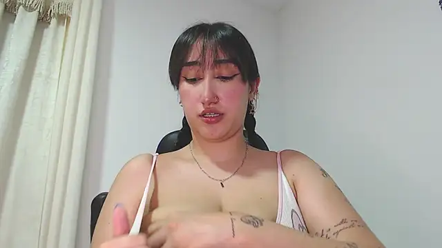 Snapshot of melissa_bakerr chatting on June 3, 2026, 6:03 am melissa bakerr online show from June 3, 2026, 6:03 am
