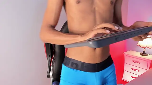 Snapshot of Nick_Collins18 chatting on September 24, 2025, 8:04 pm Nick Collins18 online show from September 24, 2025, 8:04 pm