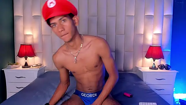 Snapshot of Nick_Collins18 chatting on March 13, 2025, 3:54 am Nick Collins18 online show from March 13, 2025, 3:54 am