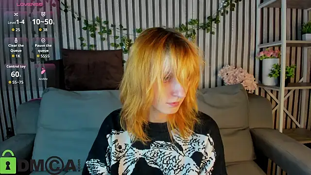 Snapshot of Little_Chips chatting on February 10, 2026, 5:23 pm Little Chips online show from February 10, 2026, 5:23 pm