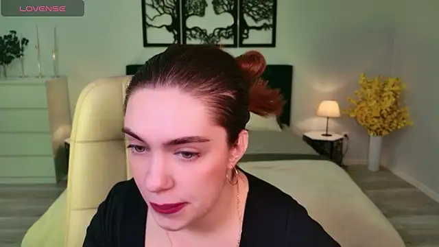 DaniellaLovely online show from October 28, 2025, 11:20 am