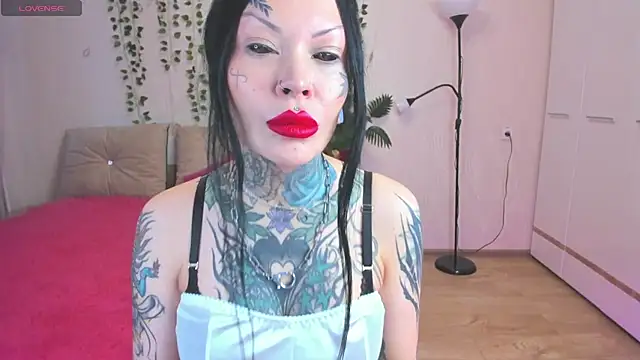 Snapshot of Megan_Black_Moon chatting on November 26, 2025, 4:01 am Megan Black Moon online show from November 26, 2025, 4:01 am