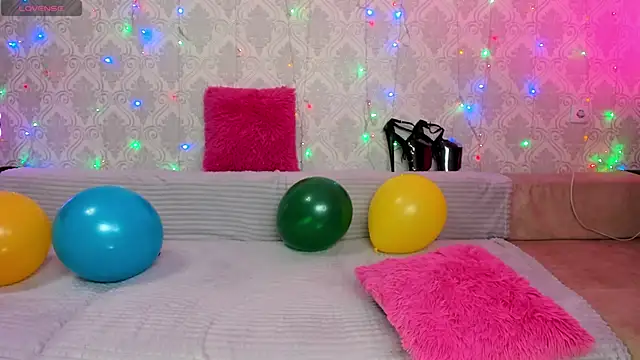 Snapshot of Megan_Black_Moon chatting on February 9, 2025, 6:43 am Megan Black Moon online show from February 9, 2025, 6:43 am