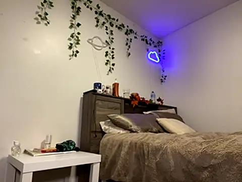 Kittyymaze1 online show from October 20, 2025, 1:11 pm