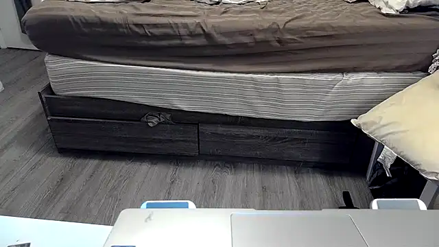 Kittyymaze1 online show from April 14, 2026, 11:48 am