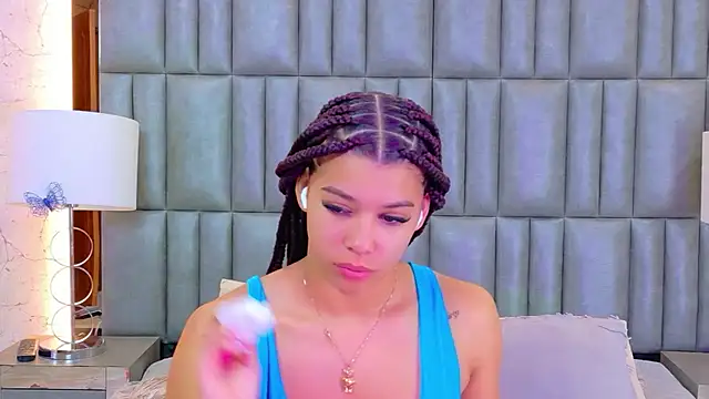 Snapshot of TiaraRosse chatting on June 5, 2026, 12:11 pm TiaraRosse online show from June 5, 2026, 12:11 pm