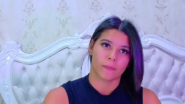 TiaraRosse online show from November 3, 2025, 1:37 pm