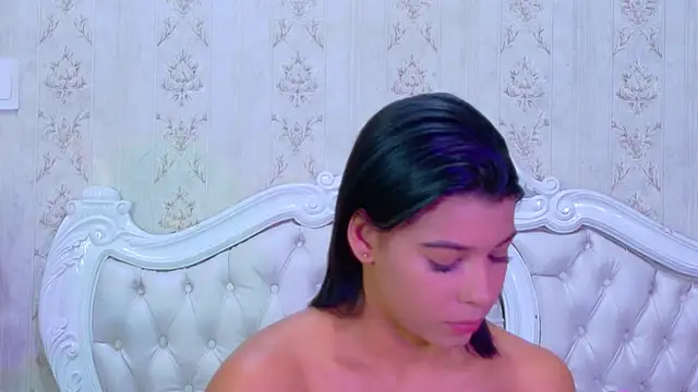 TiaraRosse online show from October 19, 2025, 5:54 am