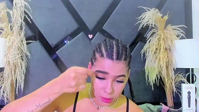 TiaraRosse online show from November 30, 2025, 4:57 am