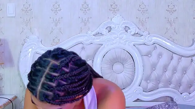 TiaraRosse online show from September 25, 2025, 2:01 pm