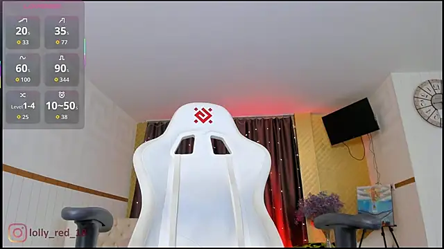 lolly red  online show from October 5, 2025, 8:43 pm