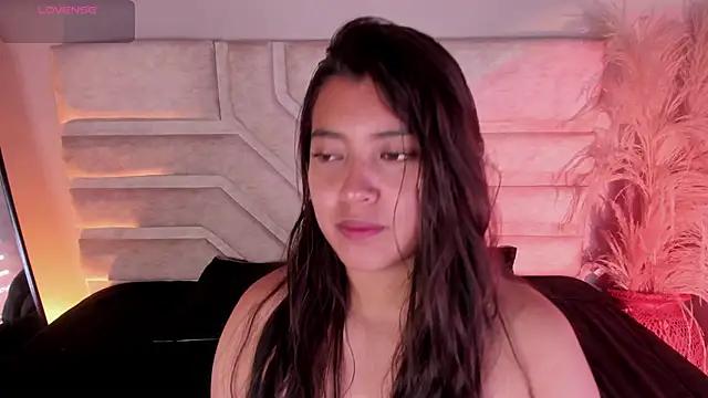 Snapshot of Rebeca_Williams_ chatting on November 4, 2025, 11:47 am Rebeca Williams online show from November 4, 2025, 11:47 am