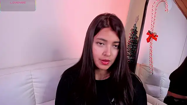 Snapshot of Rebeca_Williams_ chatting on December 3, 2025, 12:15 pm Rebeca Williams online show from December 3, 2025, 12:15 pm