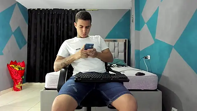 simookeler online show from February 28, 2025, 3:48 am