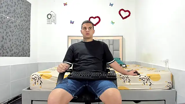 simookeler online show from October 21, 2025, 3:06 am