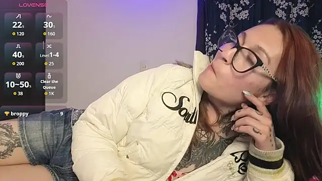 kittenlizz online show from June 4, 2026, 7:35 am