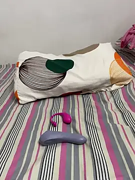 leilachic online show from December 25, 2024, 10:17 am