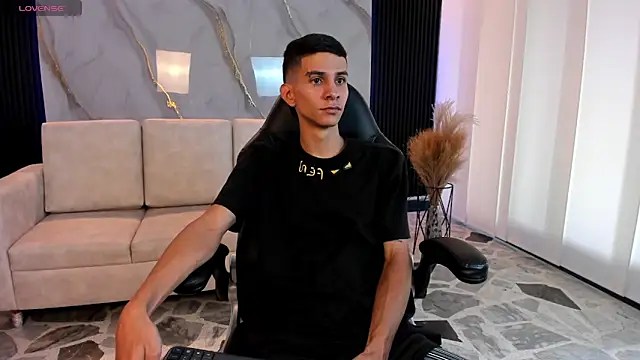 Aaron Scoot online show from March 3, 2026, 8:38 pm