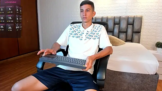 Aaron Scoot online show from March 24, 2026, 9:04 pm