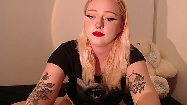 Snapshot of chloe_levine chatting on September 10, 2025, 1:48 am chloe levine online show from September 10, 2025, 1:48 am