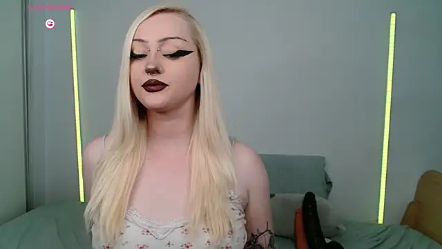 Snapshot of chloe_levine chatting on March 30, 2026, 7:59 pm chloe levine online show from March 30, 2026, 7:59 pm