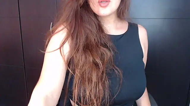 Snapshot of AdharaLujan chatting on January 29, 2025, 5:24 pm AdharaLujan online show from January 29, 2025, 5:24 pm