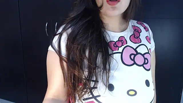 Snapshot of AdharaLujan chatting on September 14, 2025, 4:35 am AdharaLujan online show from September 14, 2025, 4:35 am