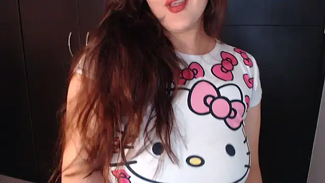 Snapshot of AdharaLujan chatting on October 5, 2025, 9:38 pm AdharaLujan online show from October 5, 2025, 9:38 pm